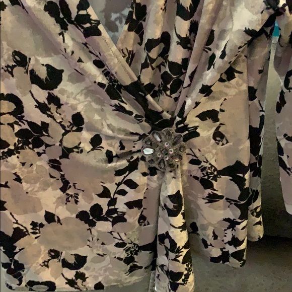 🌹Vintage 3/4 Black & Silver Velvety Top🌺 - Picture 5 of 8